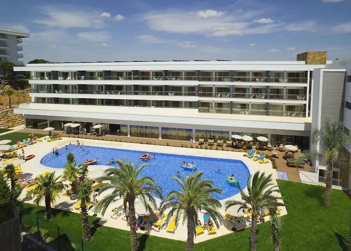 Hotel with pool: Alfagar Alto Da Colina